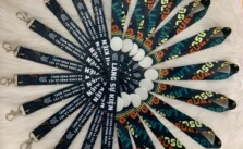 Dây đeo thẻ Satin Làng sự kiện