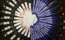 Dây đeo thẻ FPT UNIVERSITY màu trắng xanh dương